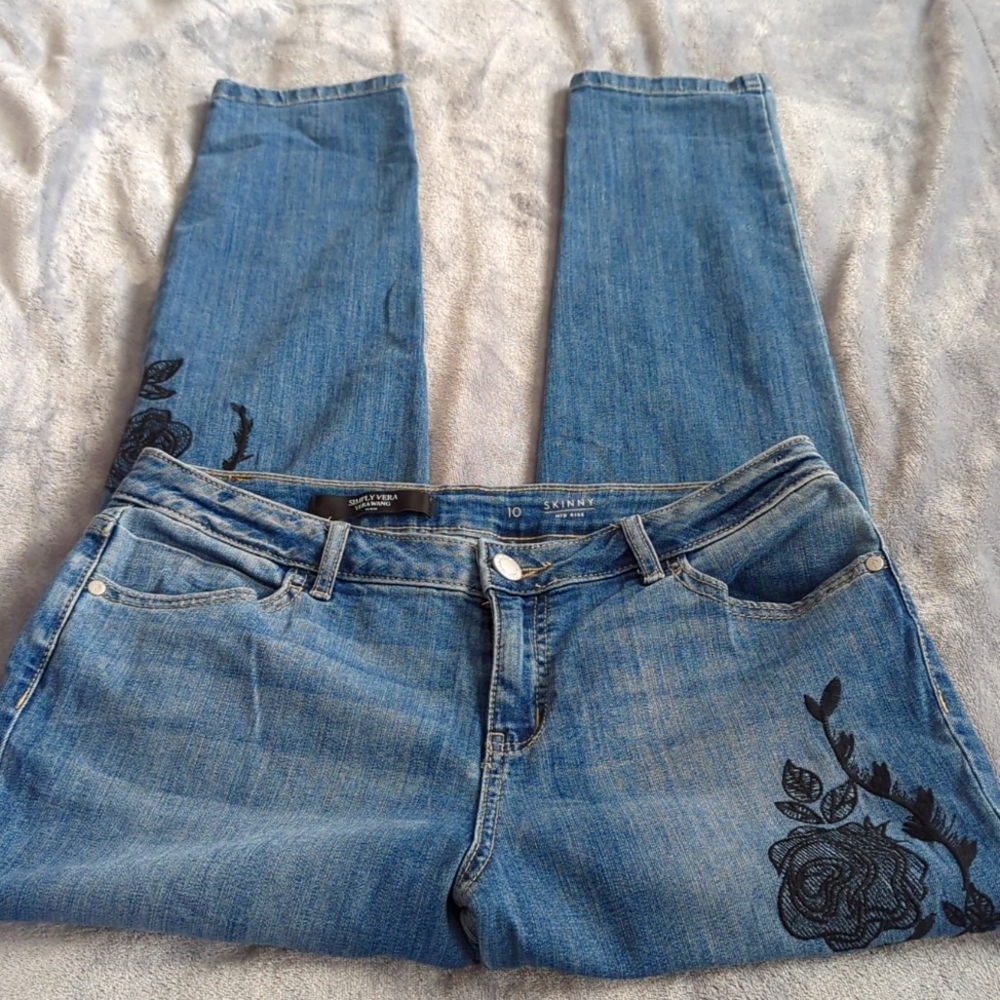 Simply Vera Wang Skinny Mid Rise Jeans